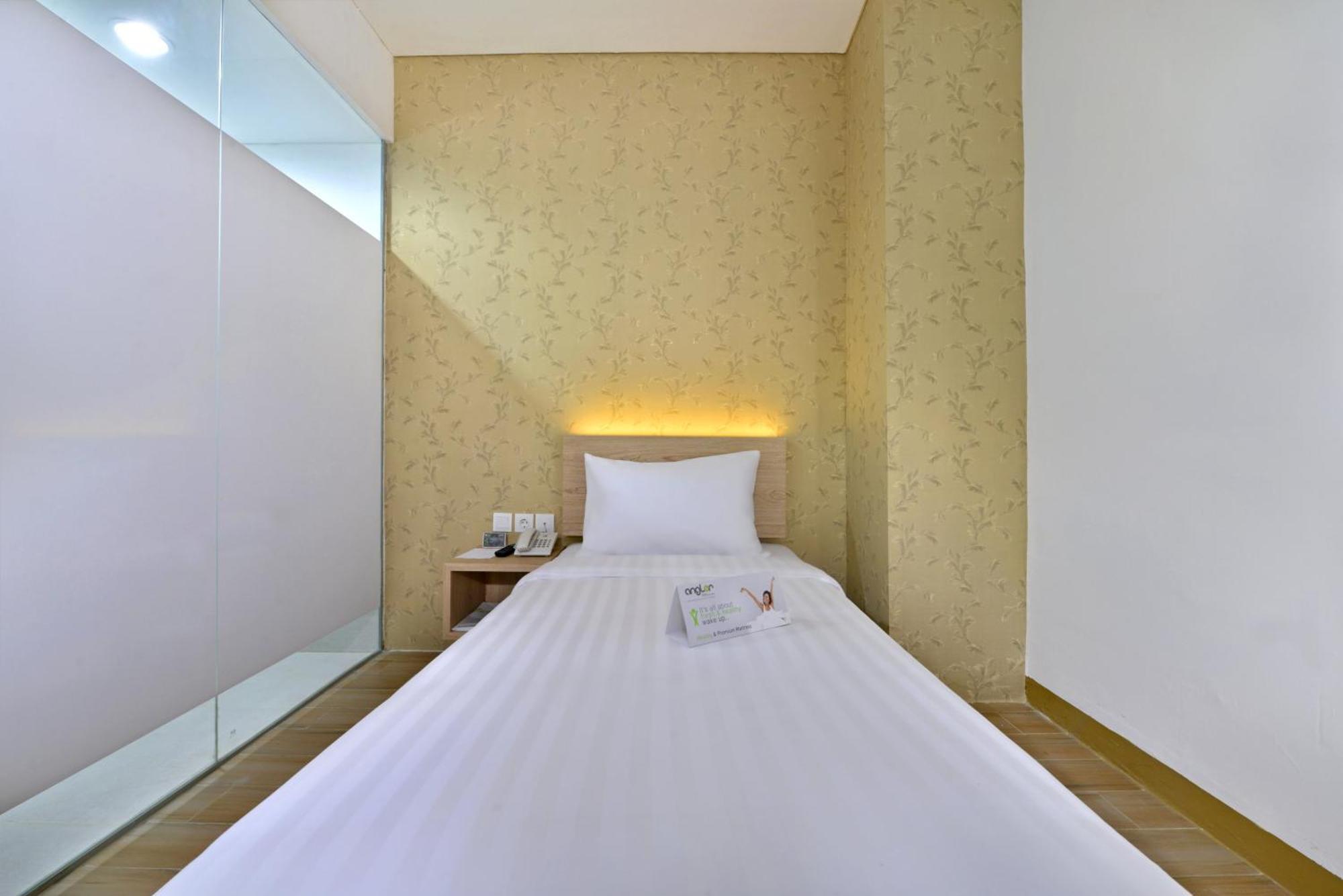 Whiz Hotel Falatehan Yakarta Exterior foto